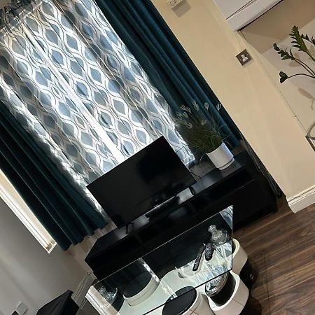 Luxurious 2 Bed Apartment Бедфорд Экстерьер фото